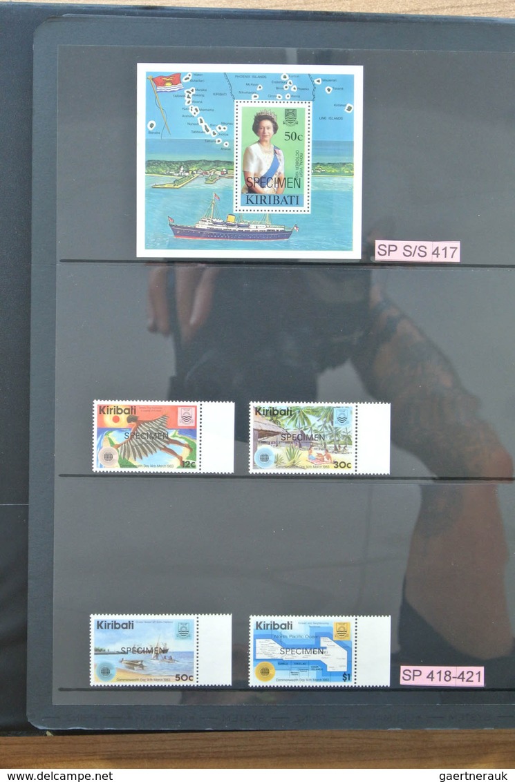 Kiribati (Gilbert-Inseln): 1979-2008. Apparently complete, MNH collection Kiribati 1979-2008 in 2 al