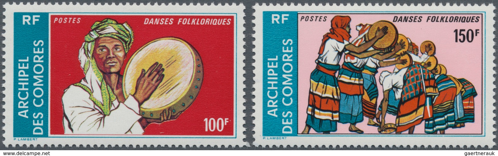 Komoren: 1975, Traditional Dances Complete Set Of Two In An Investment Lot With 100 (!) Sets Mostly - Comores (1975-...)