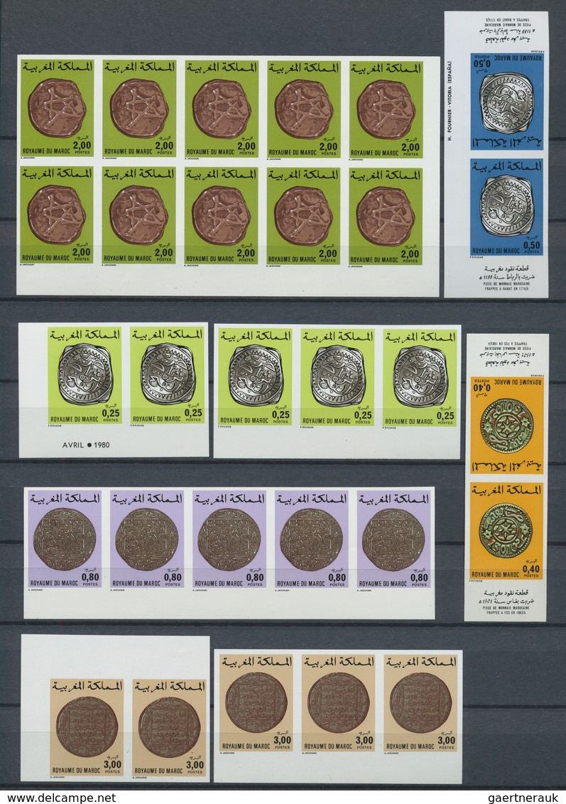 Marokko: 1973/1992, U/m Accumulation Of Apprx. 330 IMPERFORATE Stamps (plus Three Imperforate Souven - Cartas & Documentos