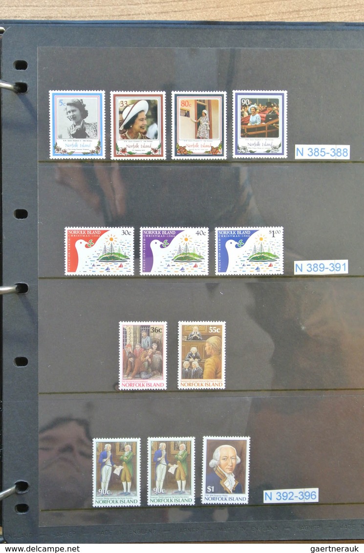 Norfolk-Insel: 1947-2007. Extensive, MNH collection Norfolk 1947-2007 in 2 albums, together with 5 a