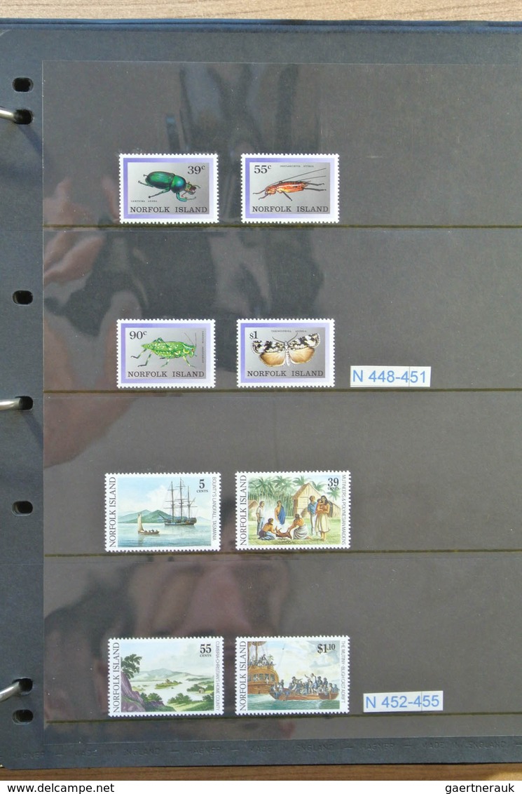 Norfolk-Insel: 1947-2007. Extensive, MNH collection Norfolk 1947-2007 in 2 albums, together with 5 a