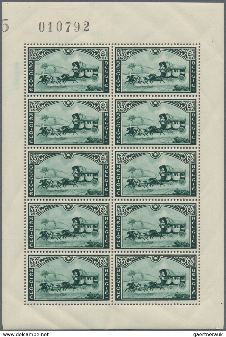Belgien: 1935, Salon International Du Timbre Complete Set Of Three Showing An Old Five-horse Postal - Autres & Non Classés