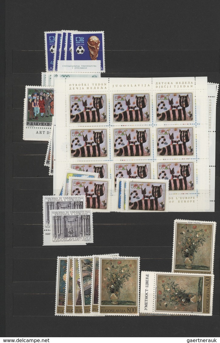 Jugoslawien: 1945/2003, Almost Exclusively Unmounted Mint Stock In Five Albums (only Very Few Are Hi - Oblitérés