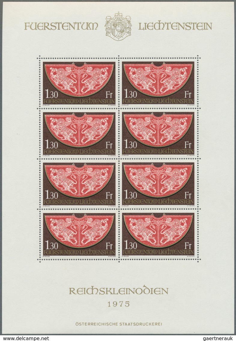 Liechtenstein: 1975, Krönungsmantel 1.30 Fr. Bestand Mit 45 Kompletten Kleinbögen Mit Je Acht Marken - Cartas & Documentos