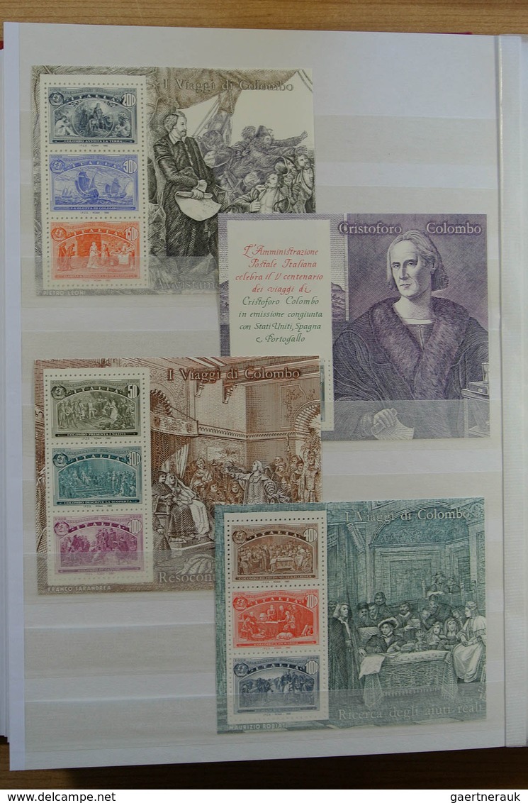 Europa - West: Collection of ca. 550 MNH souvenir sheets (and some stampbooklets) of Western Europe