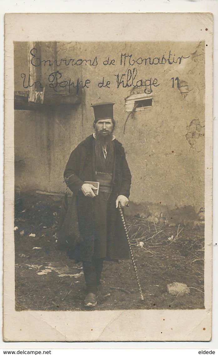 Real Photo Un Poppe De Village Environs De Monastir  Bitola 1918 Legers Plis - Macédoine Du Nord