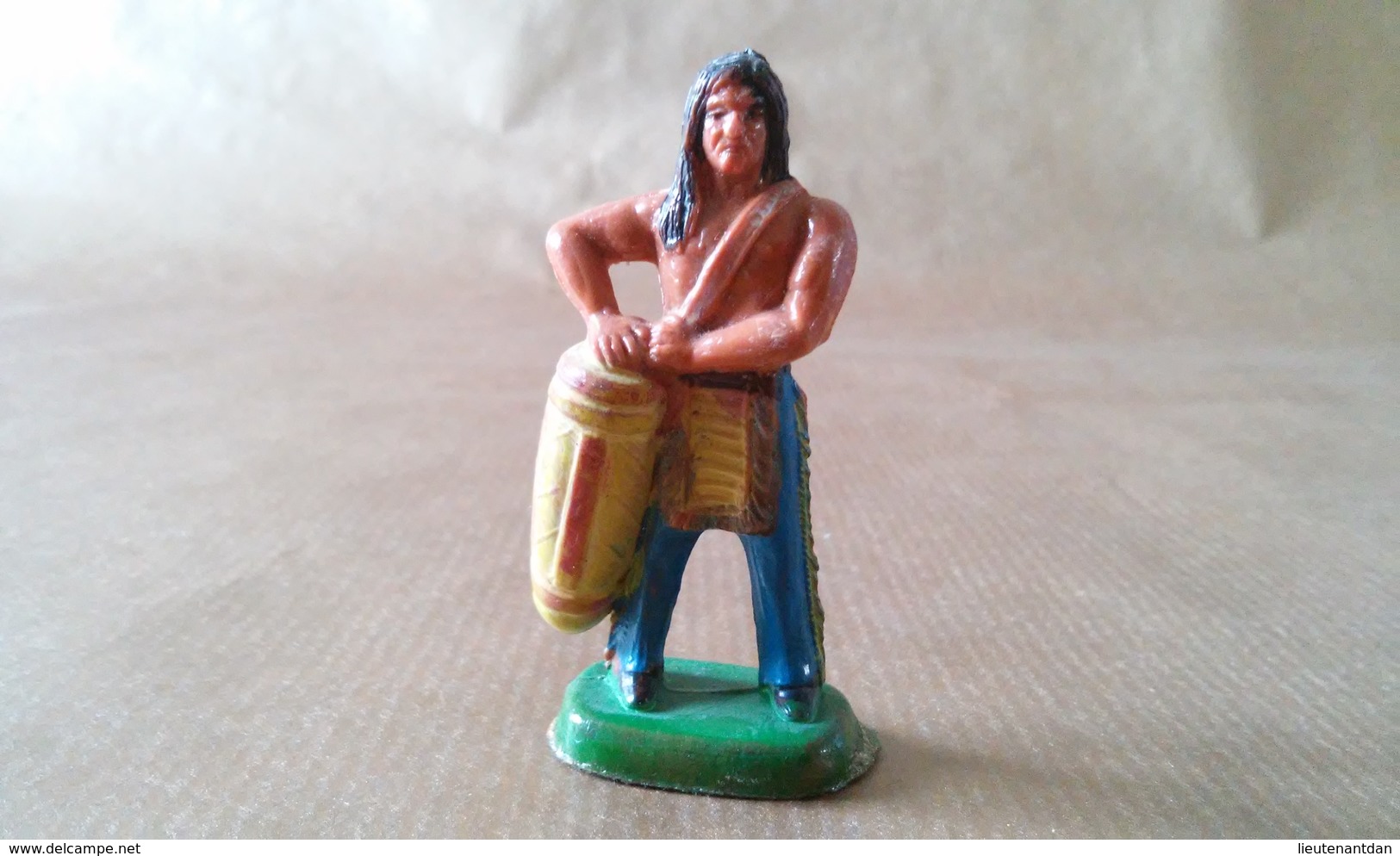 FIGURINE INDIEN  Avec Tambourin CLAIRET - Army