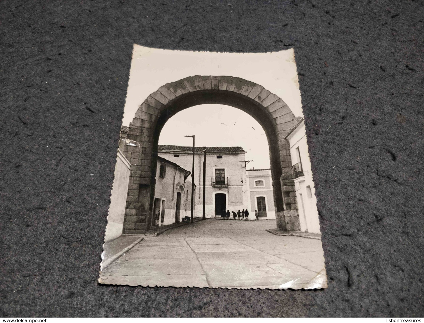 ANTIQUE POSTCARD SPAIN MERIDA - ARCO DE TRAJANO CIRCULATED 1964 - Mérida