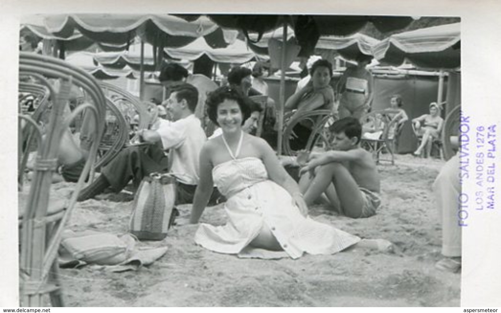 WOMAN MUJER MAR DEL PLATA BEACH PLAYA ARGENTINA PHOTO FOTO SALVADOR YEAR 1955 SIZE 9X14cm- LILHU - Personas Anónimos