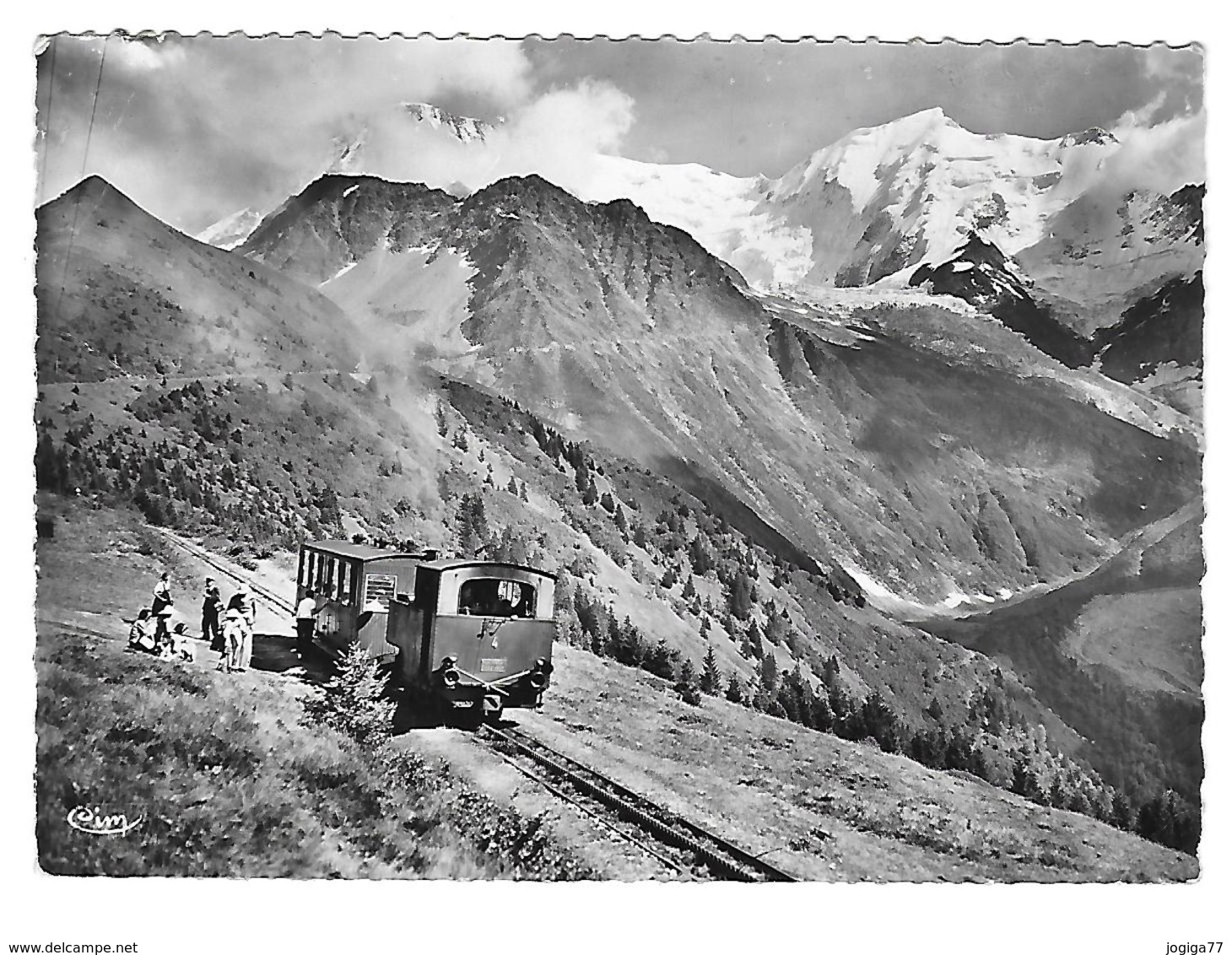 Les Houches Le Train Du Mont-Blanc Et L'Aiguille De Bionnassay - Les Houches