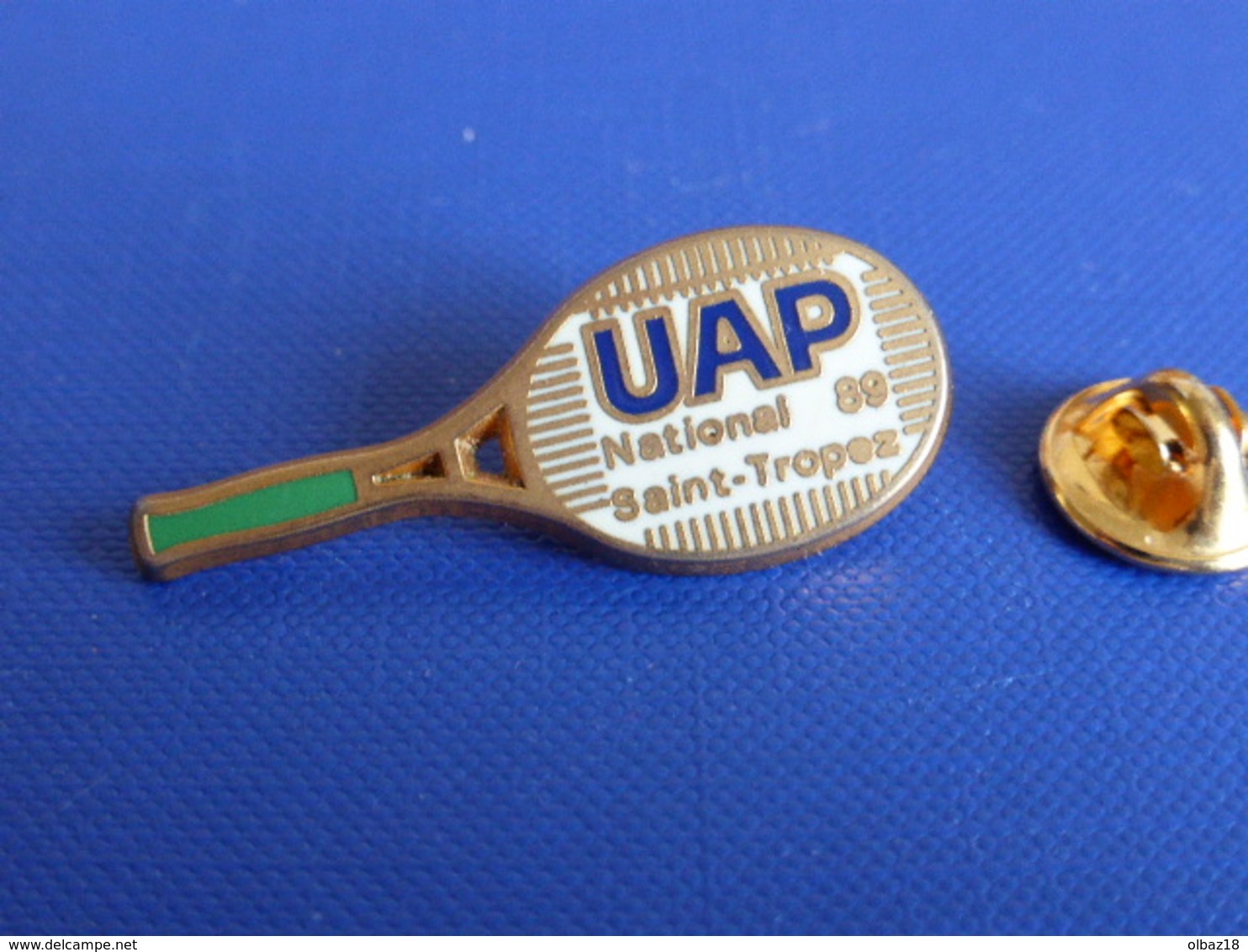 Pin's Raquette De Tennis - UAP Assurance - National 89 De Saint Tropez - Zamac Decat (PL9) - Tennis