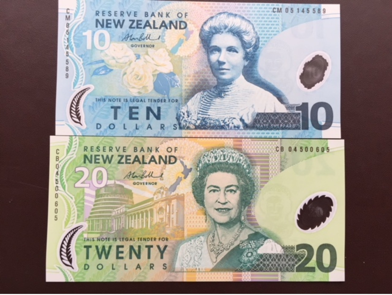 NEW ZELANDE P186 10 DOLLARS 1999+ P187 20 DOLLARS 2004  UNC POLY - New Zealand