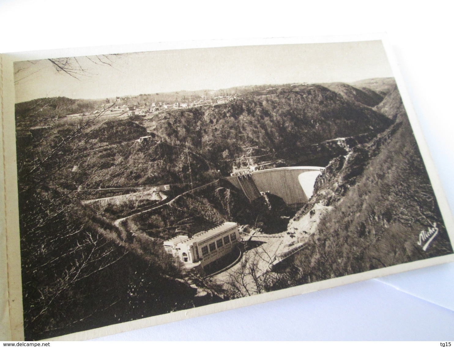 Cpa  Carnet 12 Cartes Reliées  Gorges De La Dordogne  Correze Cantal  14x9 - Andere & Zonder Classificatie