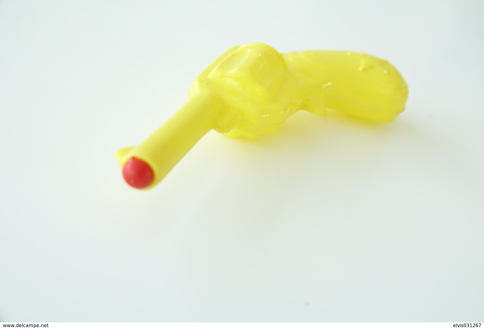 Vintage TOY GUN : PLASTIC REVOLVER YELLOW - L=15cm - 1950s - Keywords : Cap - Cork Gun - Rifle - Revolver - Pistol - - Armes Neutralisées