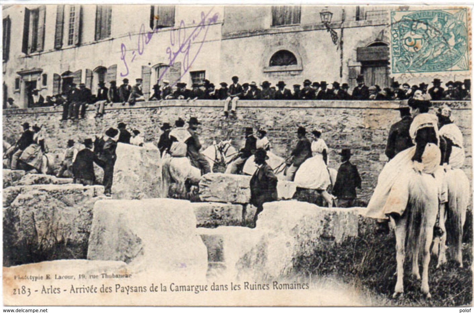 ARLES - Arrivée Des Paysans De La Camargue Dans Les Ruines Romaines  (1276 ASO) - Arles