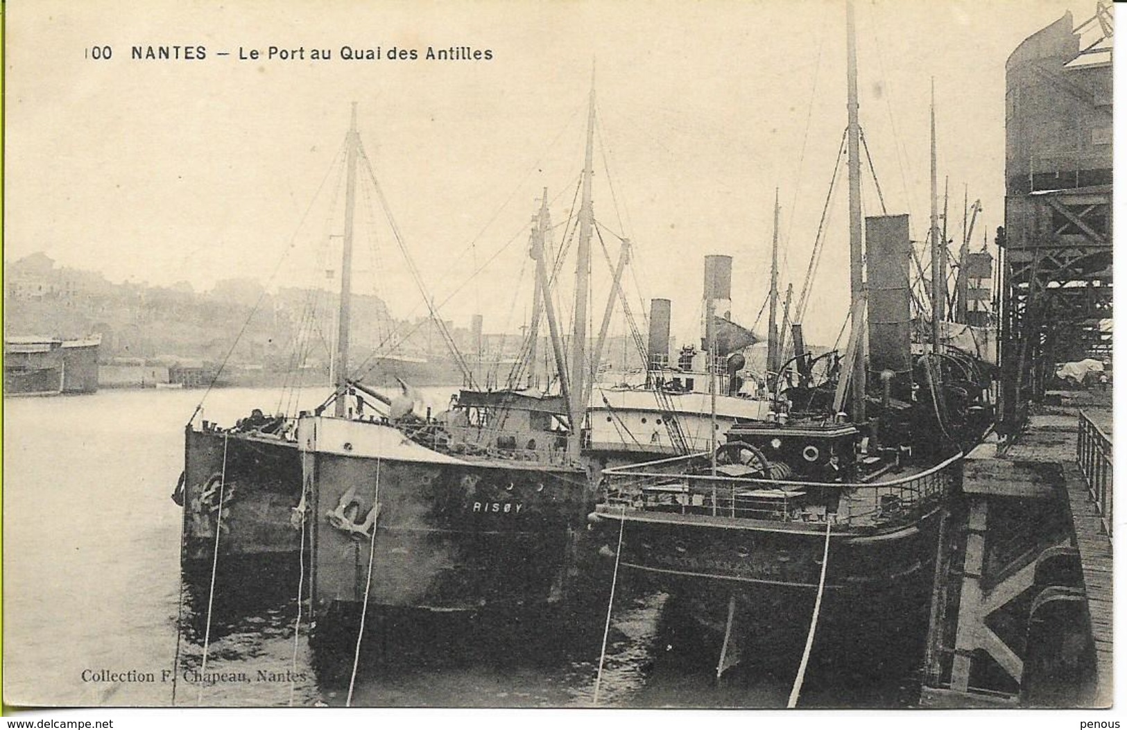NANTES Le  Port  Au Quai Des Antilles (cargos) - Nantes