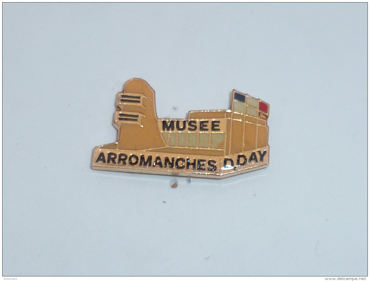 Pin's MUSEE D-DAY D ARROMANCHES - Villes