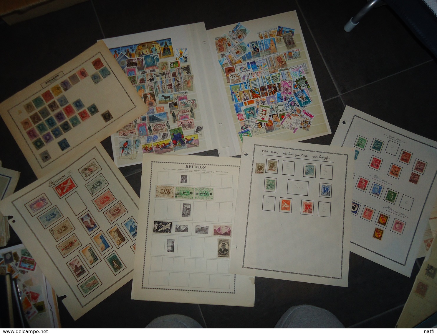 GROS LOT DE 28KG  DE TIMBRES ALBUMS VRACS ET ENVELOPPES  TOUT PAYS VOIR PHOTOS ET DESCRIPTION