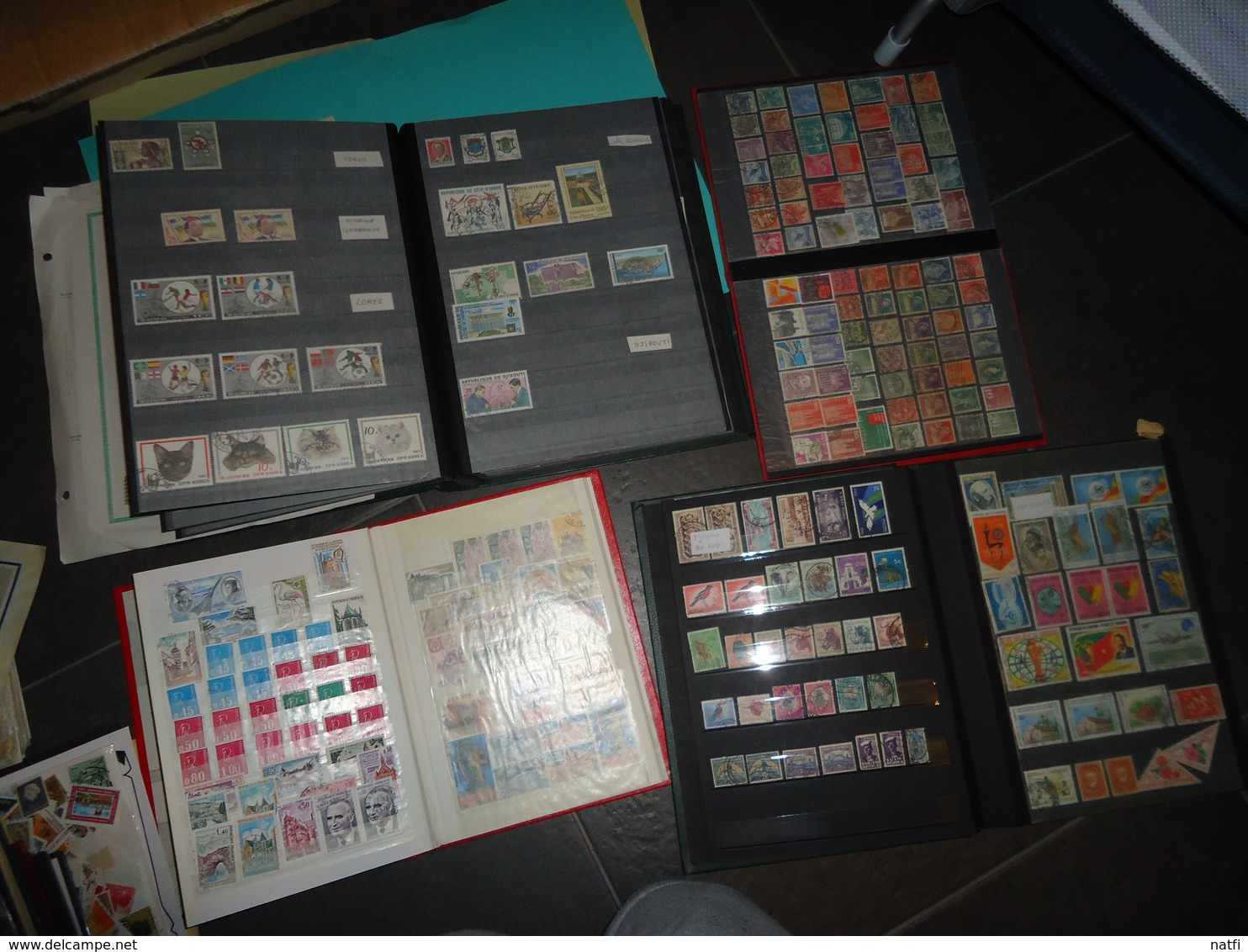 GROS LOT DE 28KG  DE TIMBRES ALBUMS VRACS ET ENVELOPPES  TOUT PAYS VOIR PHOTOS ET DESCRIPTION