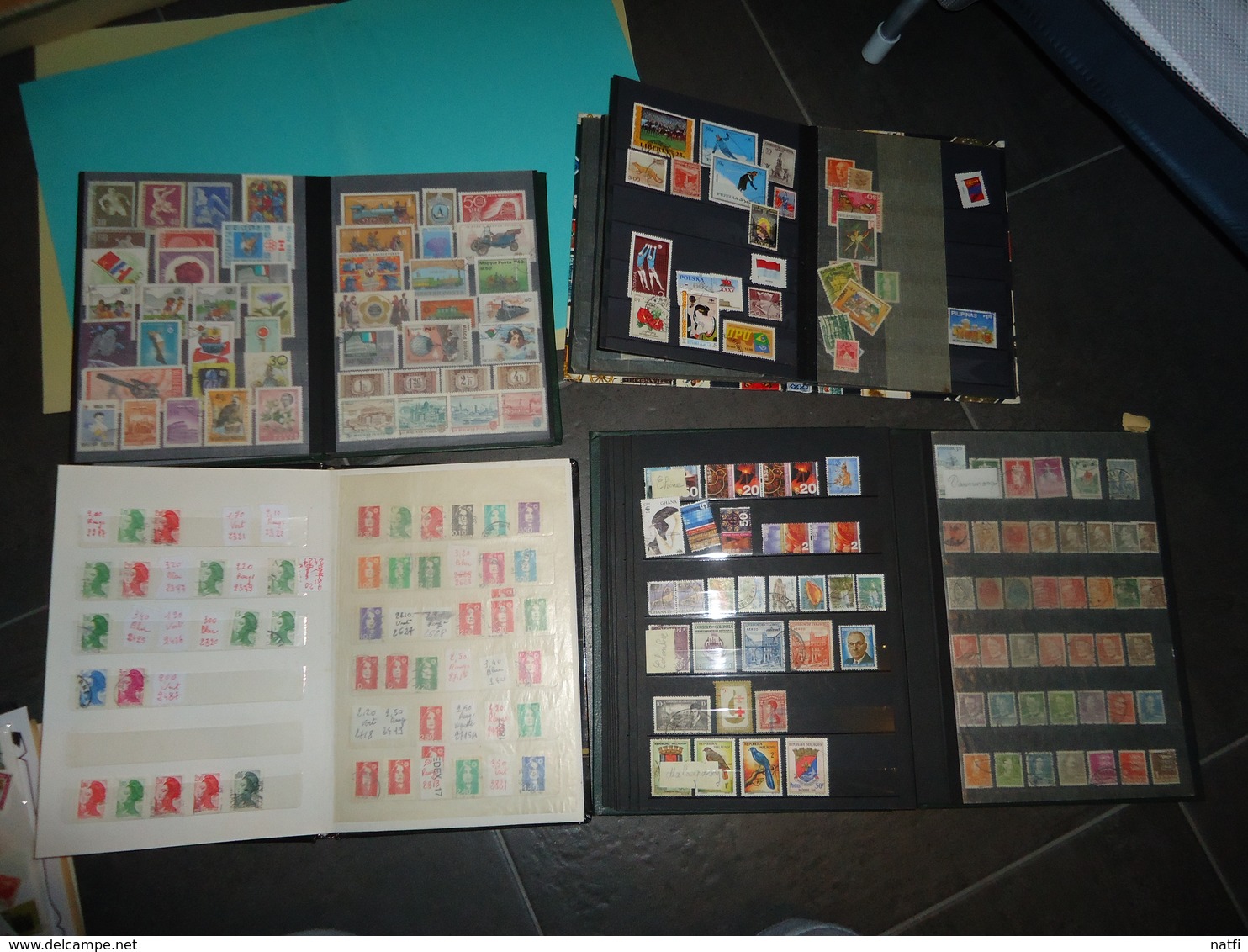 GROS LOT DE 28KG  DE TIMBRES ALBUMS VRACS ET ENVELOPPES  TOUT PAYS VOIR PHOTOS ET DESCRIPTION