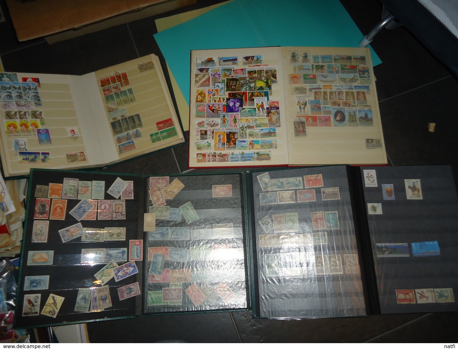 GROS LOT DE 28KG  DE TIMBRES ALBUMS VRACS ET ENVELOPPES  TOUT PAYS VOIR PHOTOS ET DESCRIPTION