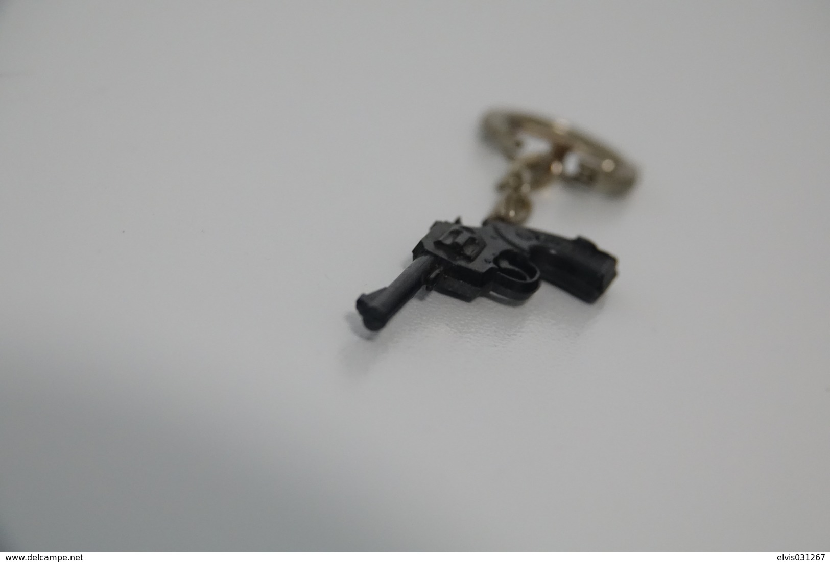 Vintage TOY GUN :  SCHICK Revolver - L=4,5cm - Keychain 1960s - Keywords : Cap - Cork Gun - Rifle - Revolver - Pistol - Armes Neutralisées