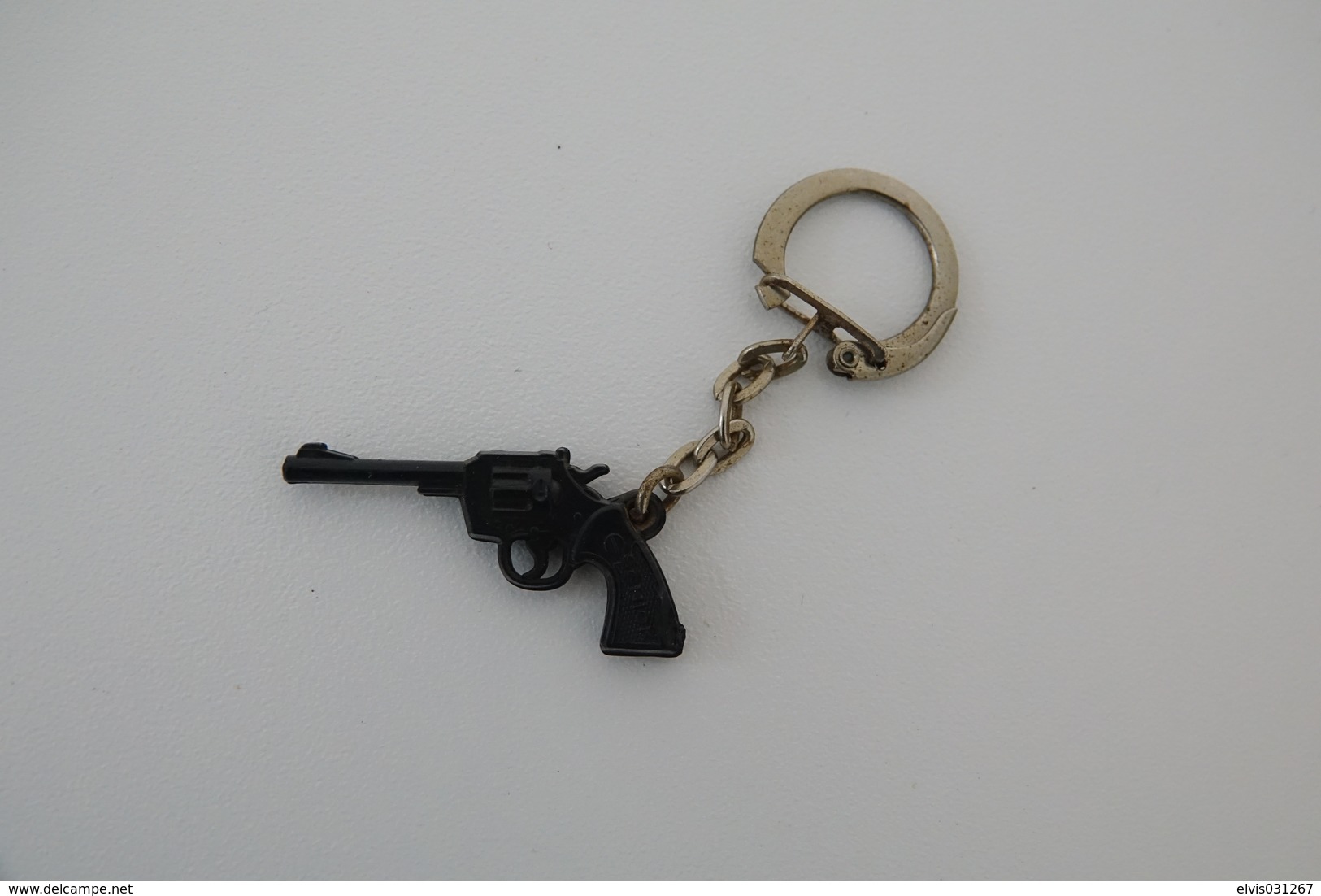 Vintage TOY GUN :  SCHICK Revolver - L=4,5cm - Keychain 1960s - Keywords : Cap - Cork Gun - Rifle - Revolver - Pistol - Decorative Weapons