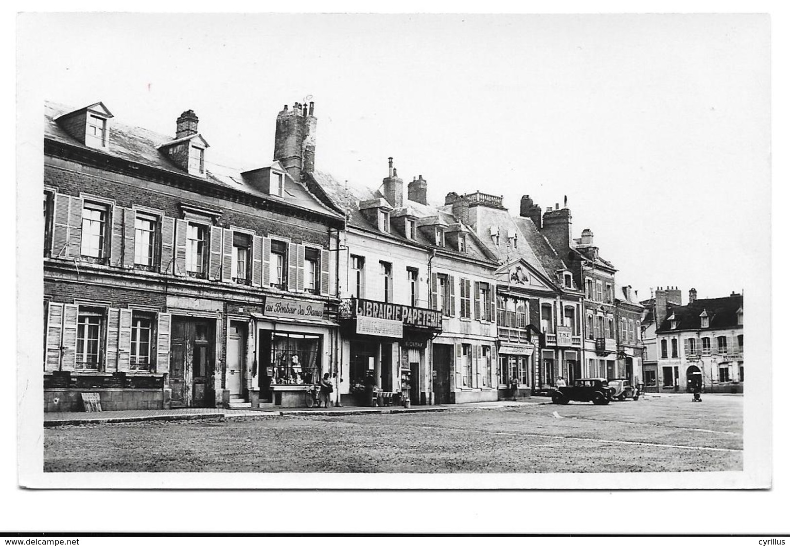 80 - ABBEVILLE - PLACE CLEMENCEAU - (carte Photo) - Abbeville