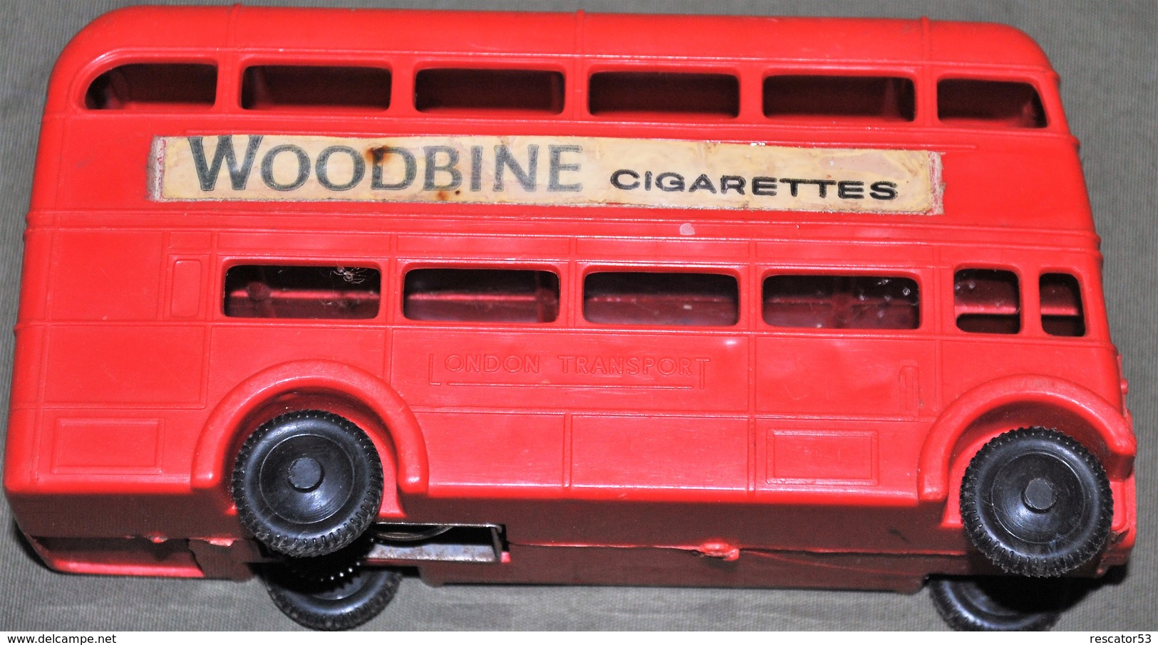 Rare Ancien Bus Anglais Avec Pub Pour Cigarettes à Friction - Jouets Anciens