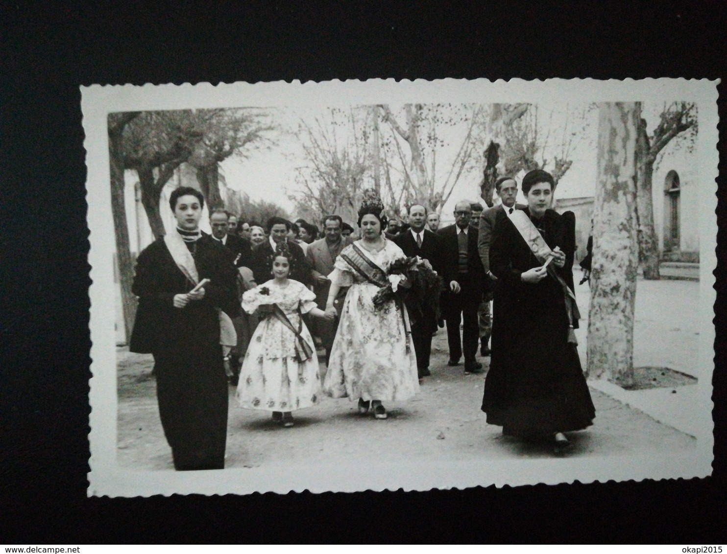 120 PHOTOS ORIGINALES NOIR-BLANC MAJORITAIREMNT CENTRÉES SUR LES PERSONNES DIVERS LIEUX BELGIQUE FRANCE 1930 À 1960.