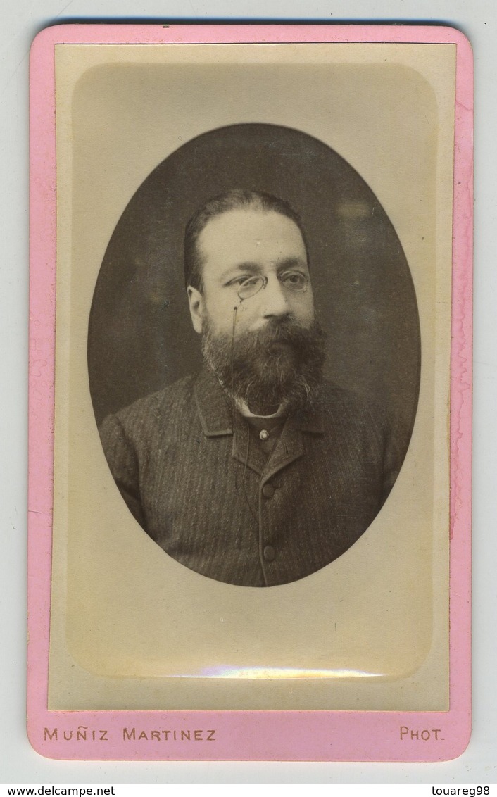 CDV. Homme. Photographe Muniz Martinez. Oliveira. Lisbonne. Lisboa. Portugal. - Anciennes (Av. 1900)