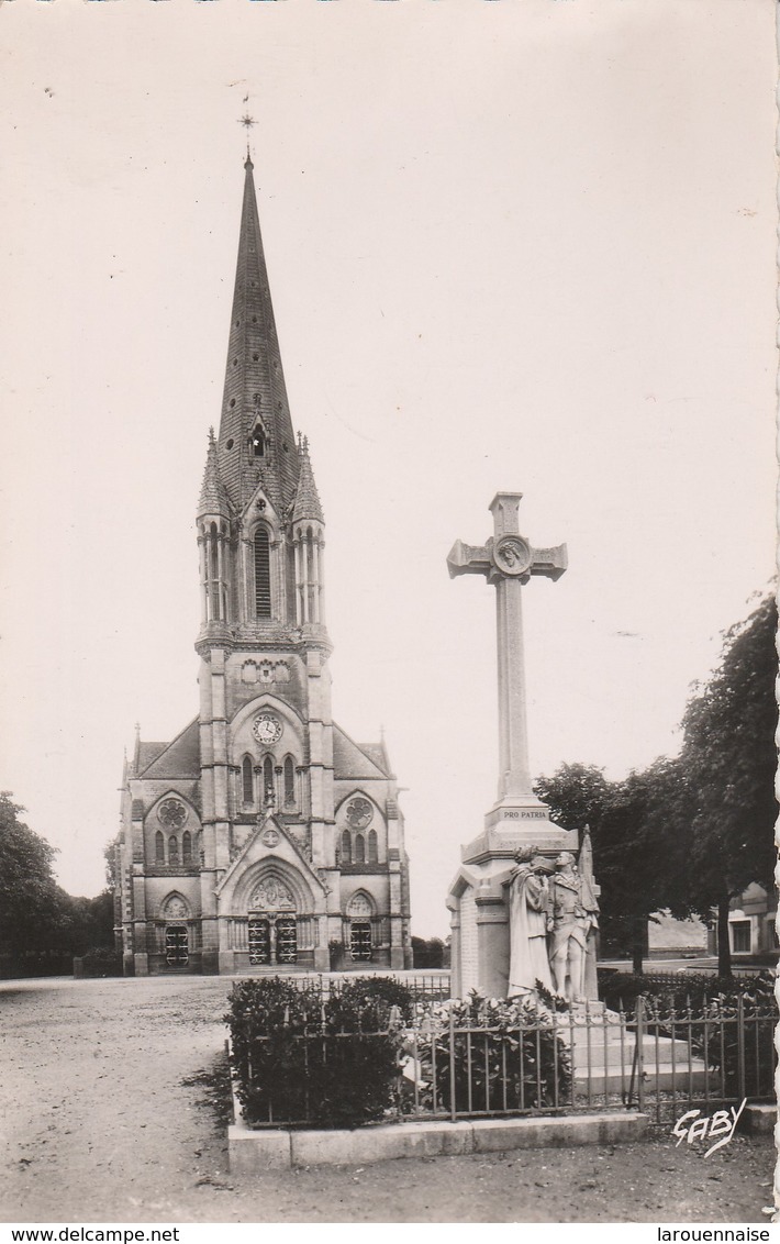44 - SAINT PHILBERT DE GRAND LIEU - L' Eglise Et Le Monument - Saint-Philbert-de-Grand-Lieu