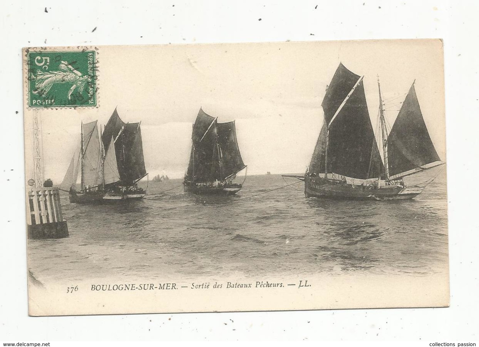 Cp , Bateaux De Pêche , Sortie Des Bateaux Pêcheurs , 62 , Pas De Calais , Boulogne Sur Mer , Voyagée 1911 - Pêche