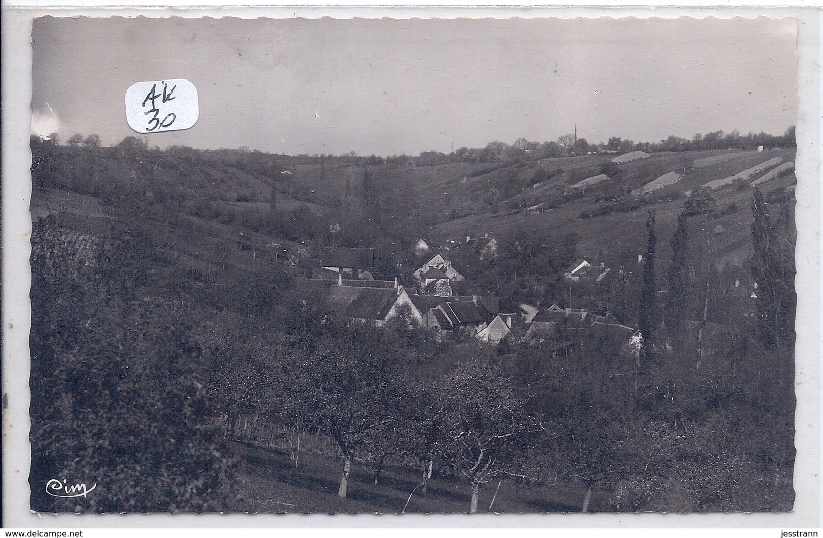 SURY-EN-VAUX- VILLAGE DES VALLEES - Sury-près-Léré