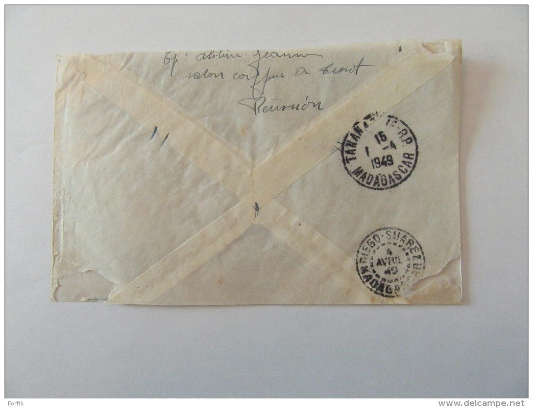 Enveloppe Réunion Vers Madagascar Avec Timbres Surchargés CFA YT N°284, 289, 300 - Cachet 1949 - Lettres & Documents