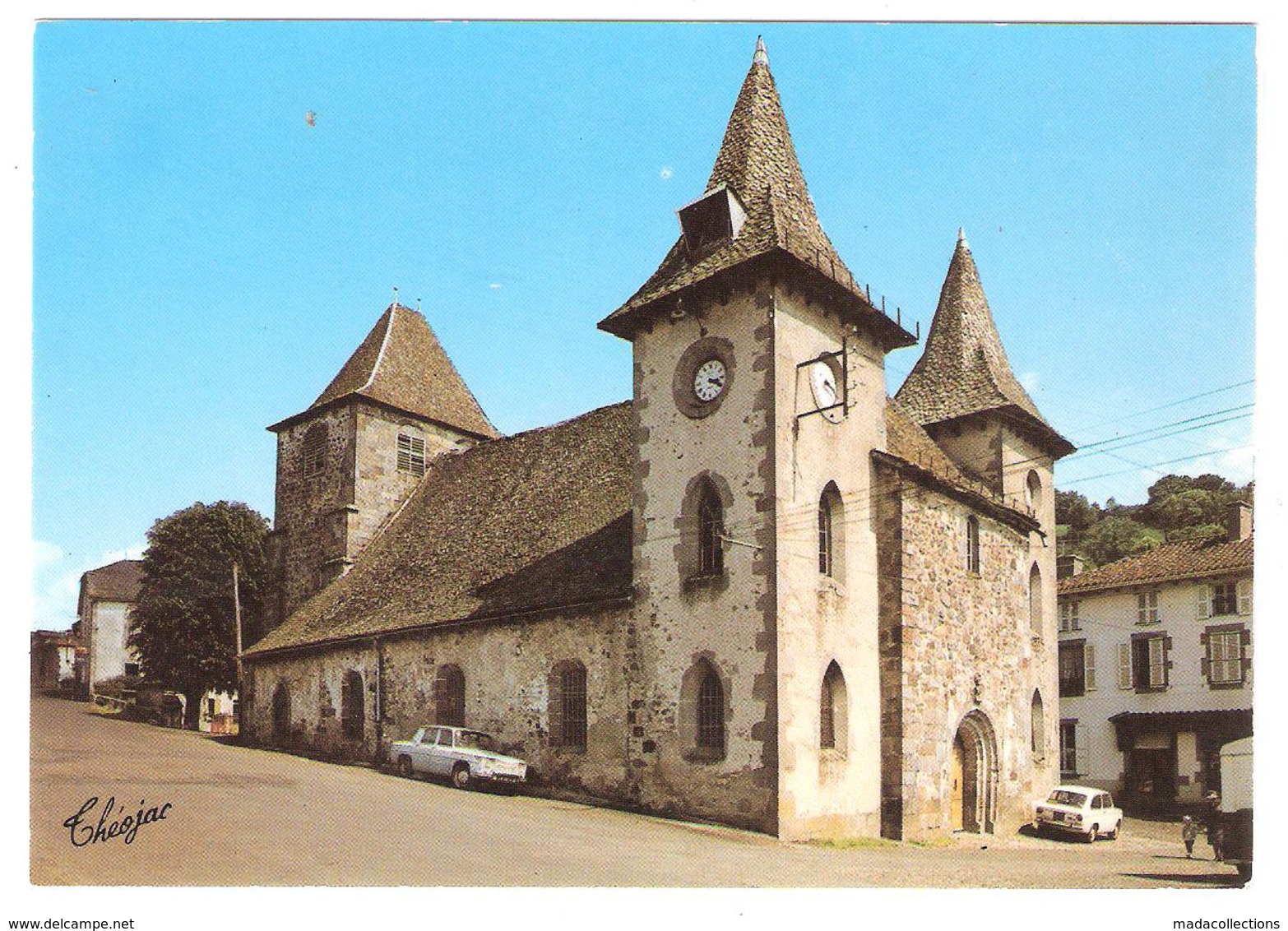 Jussac (15 - Cantal ) L'Eglise - Renault R8 - Jussac