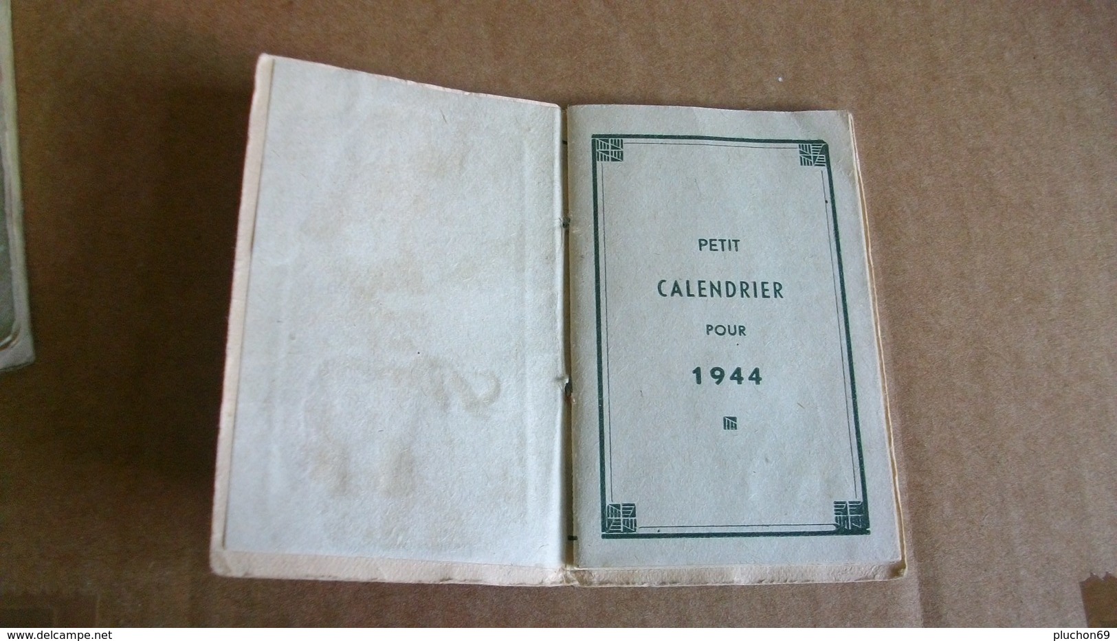 Calendrier Fétiche 1944 Dimensions 5 Cm Par 8 Cm - Petit Format : ...-1900