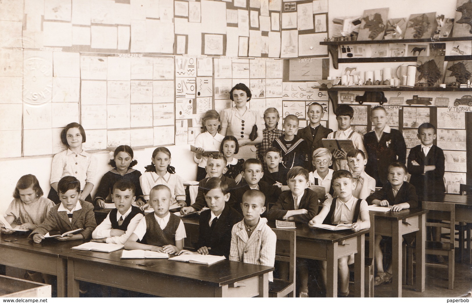 KIDS IN THE CLASSROOM - NOVI SAD , UJVIDEK 1930th - Personnes Anonymes