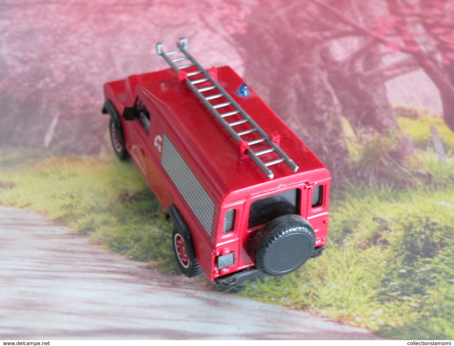 Land Rover Defender 1/43 - SOLIDO France - 1/43 - Pompiers