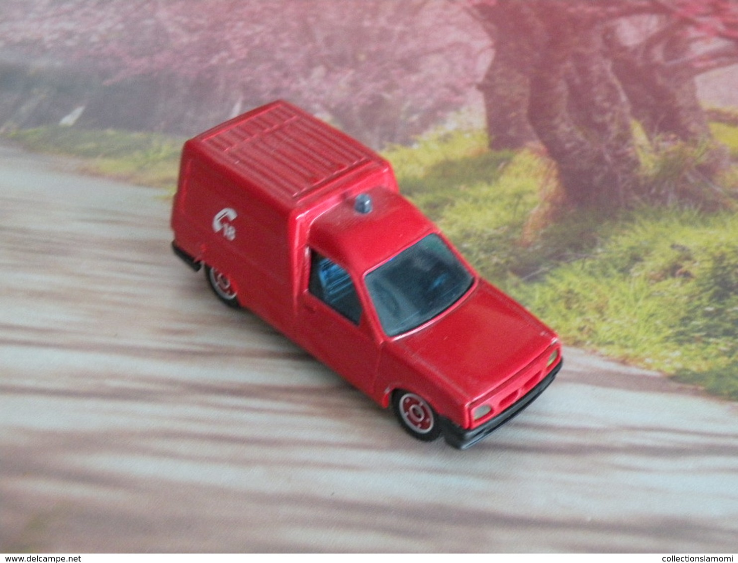 Renault Express - 1/43 - SOLIDO France - - Pompiers