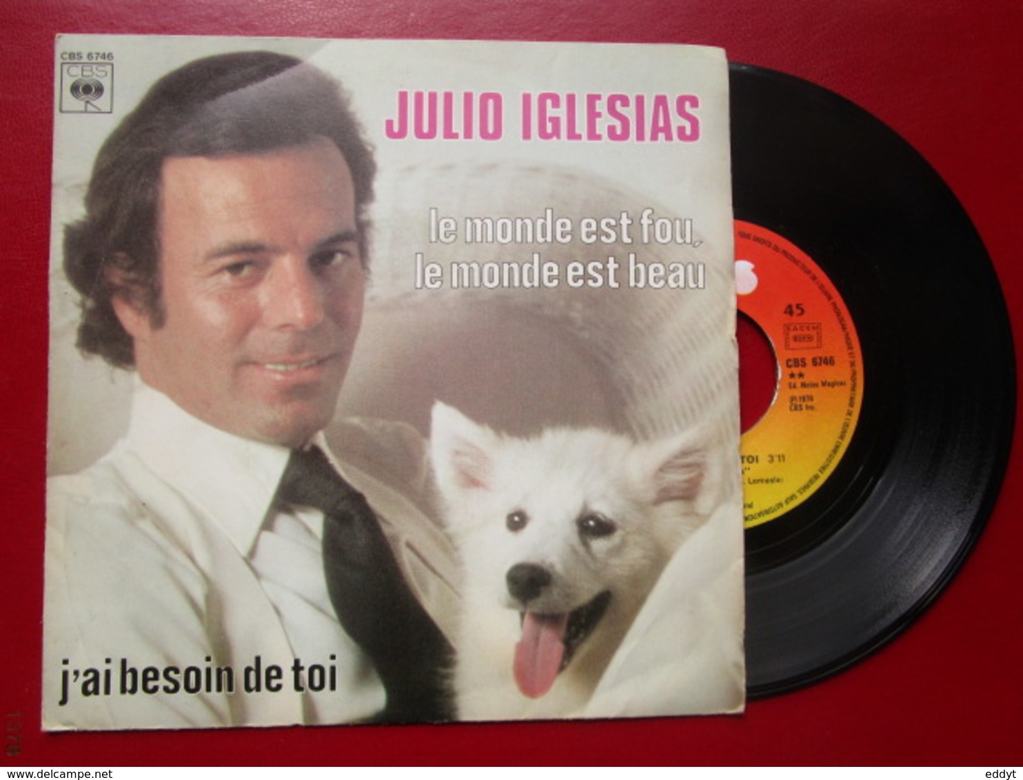 DISQUE Vinyle 45 T - JULIO IGLESIAS  " Le Monde Est Fou Lemonde Est Beau - J'ai Besoin De Toi " 1978 - TBE - Sonstige - Franz. Chansons