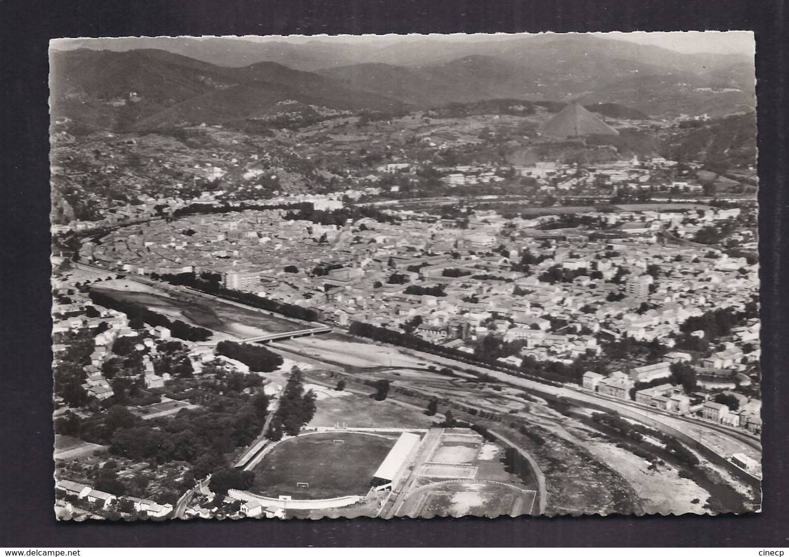 CPSM 30 - ALES - Vue Générale Aérienne - TB PLAN Avec STADE FOOTBALL Juste Devant - Alès