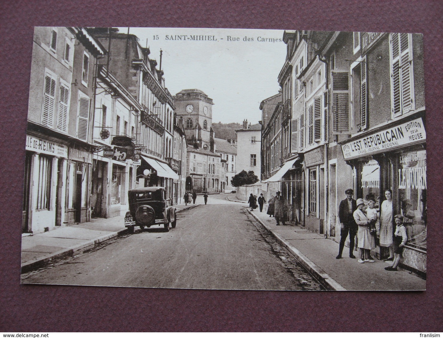 CPA 55 SAINT MIHIEL Rue Des Carmes SEPIA ANIMEE Librairie L'EST REPUBLICAIN VOITURE & GARAGE Enseignes CASTROL MICHELIN - Saint Mihiel