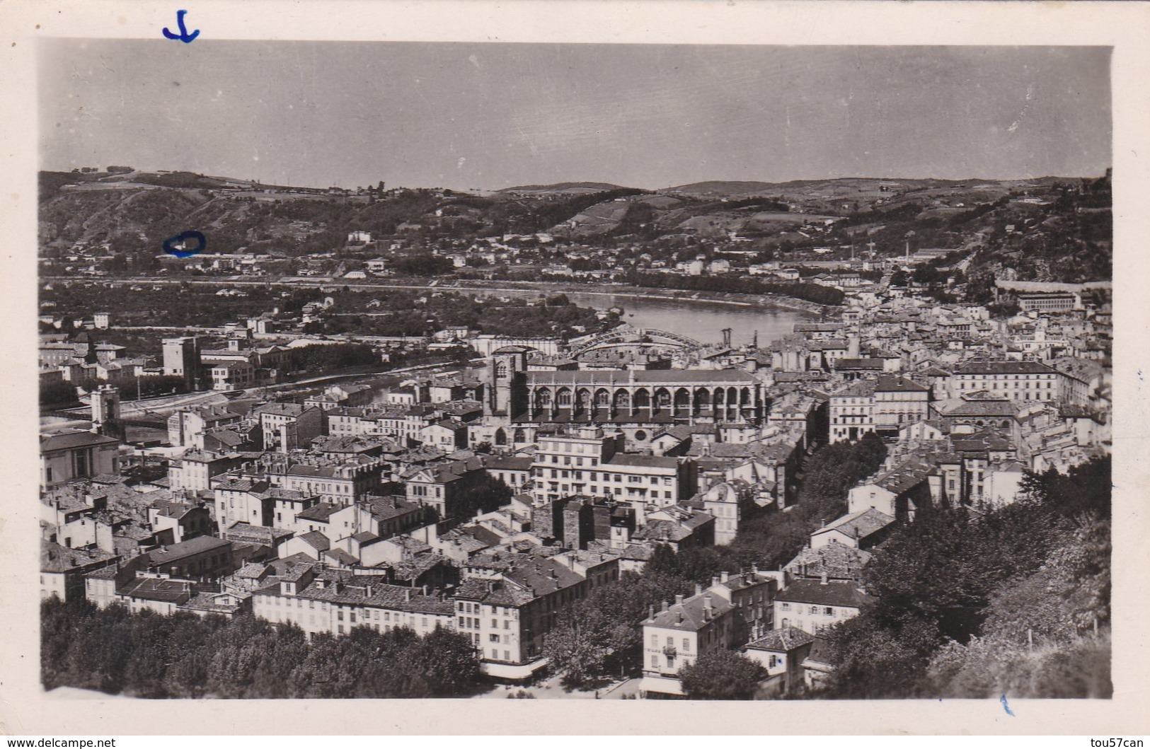 VIENNE SUR LE RHÔNE - ISÈRE - (38)  - PEU COURANTE CPA - BEL AFFRANCHISSEMENT POSTAL. - Vienne