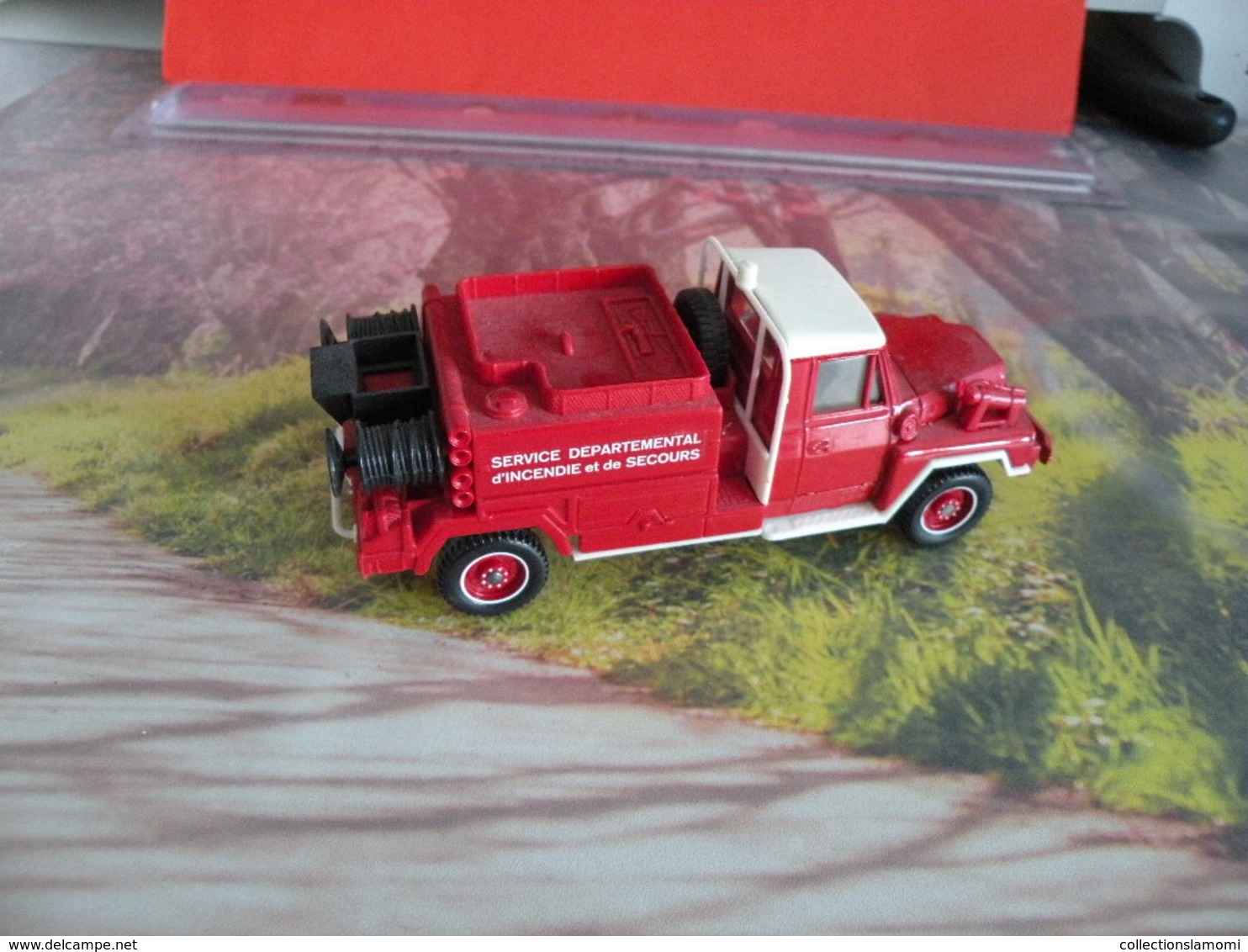 Véhicule De Pompier - ACMAT V LR A 4X4 - 1/55 - SOLIDO FRANCE - N°21 - Brandweer