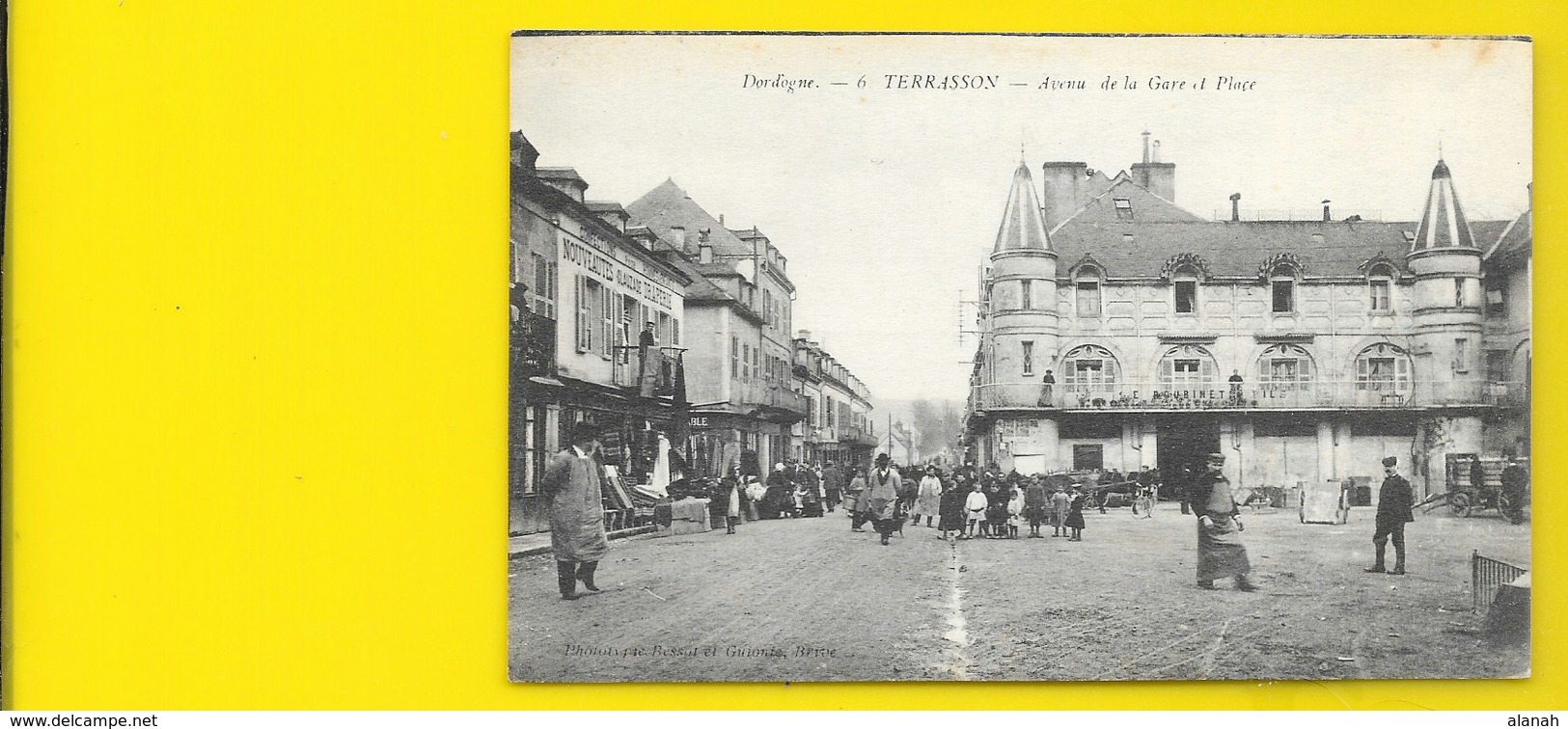 TERRASSON Avenue De La Gare Et Place (Guionie) Dordogne (24) - Autres & Non Classés