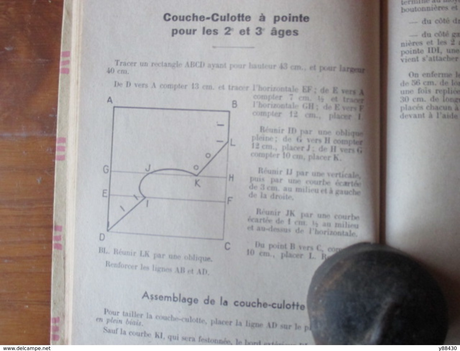 METHODE DE COUPE ET D'ASSEMBLAGE de vêtements - livre de 1948 - par Melle C. CHAPUT - 154 pages - 25 photos