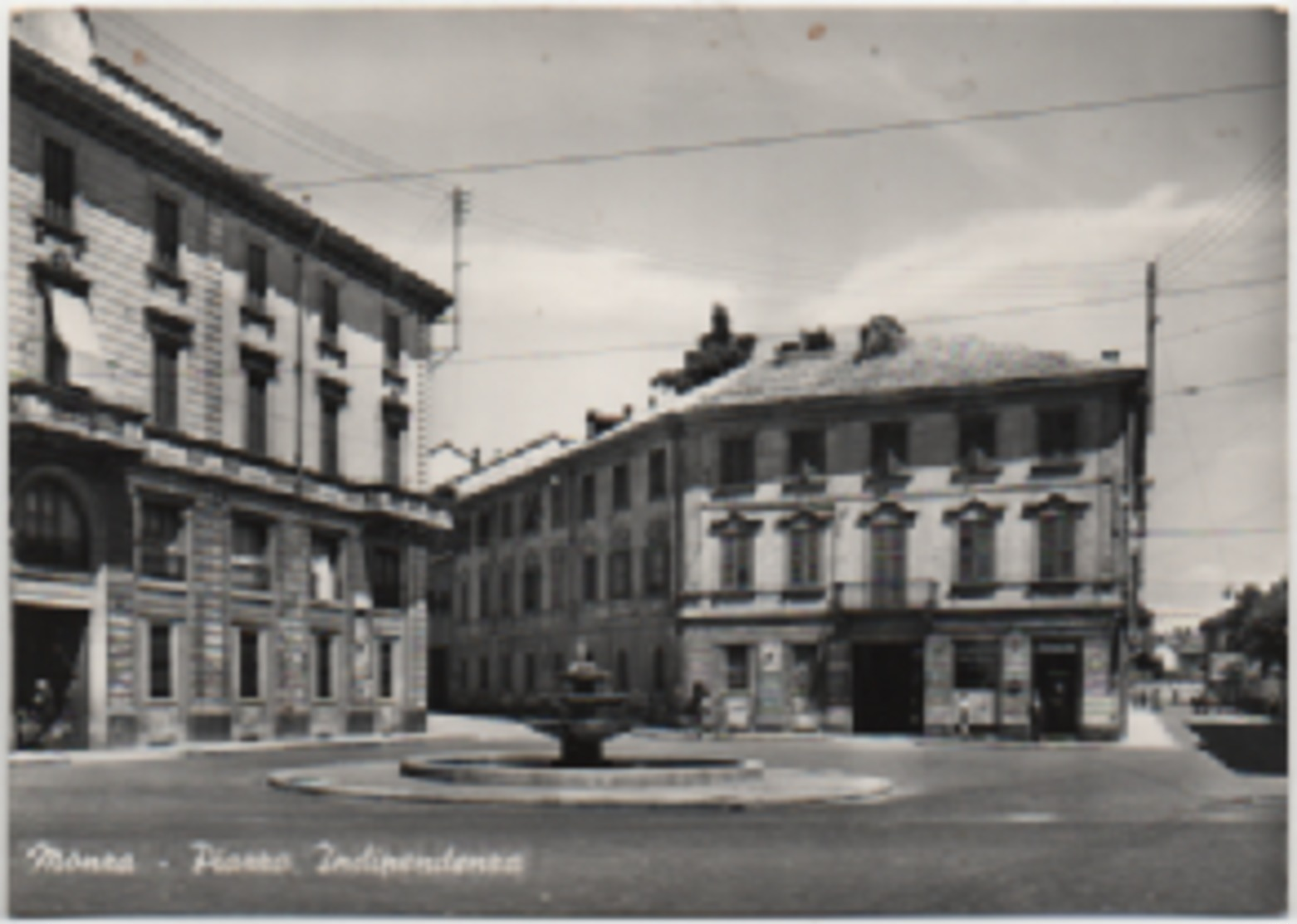 Monza: Piazza Indipendenza. Viaggiata 1960 - Monza