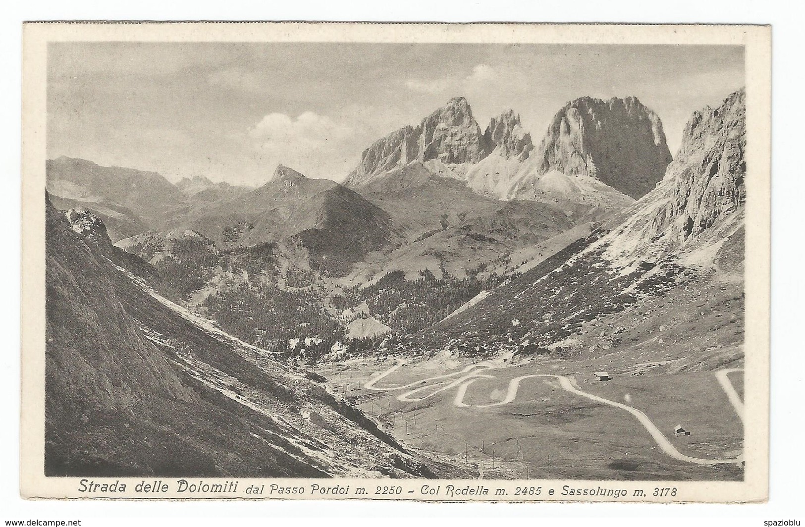 Strada Delle Dolomiti Dal Passo Pordoi Col Rotella E Il Sassolungo. - Trento