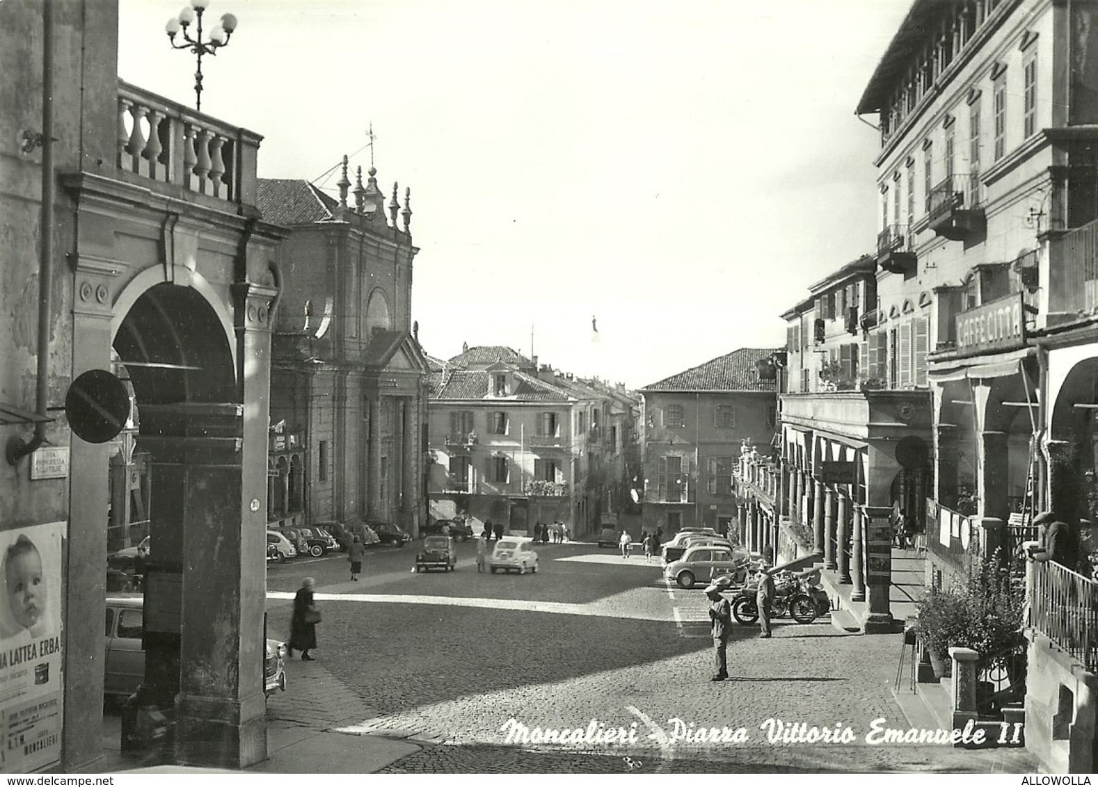 1216 " MONCALIERI - PIAZZA VITTORIO EMANUELE II - FIAT TOPOLINI,600,1100,MOTOCICLETTA " CART. POST.  ANIM.ORIG.  SPED. - Moncalieri